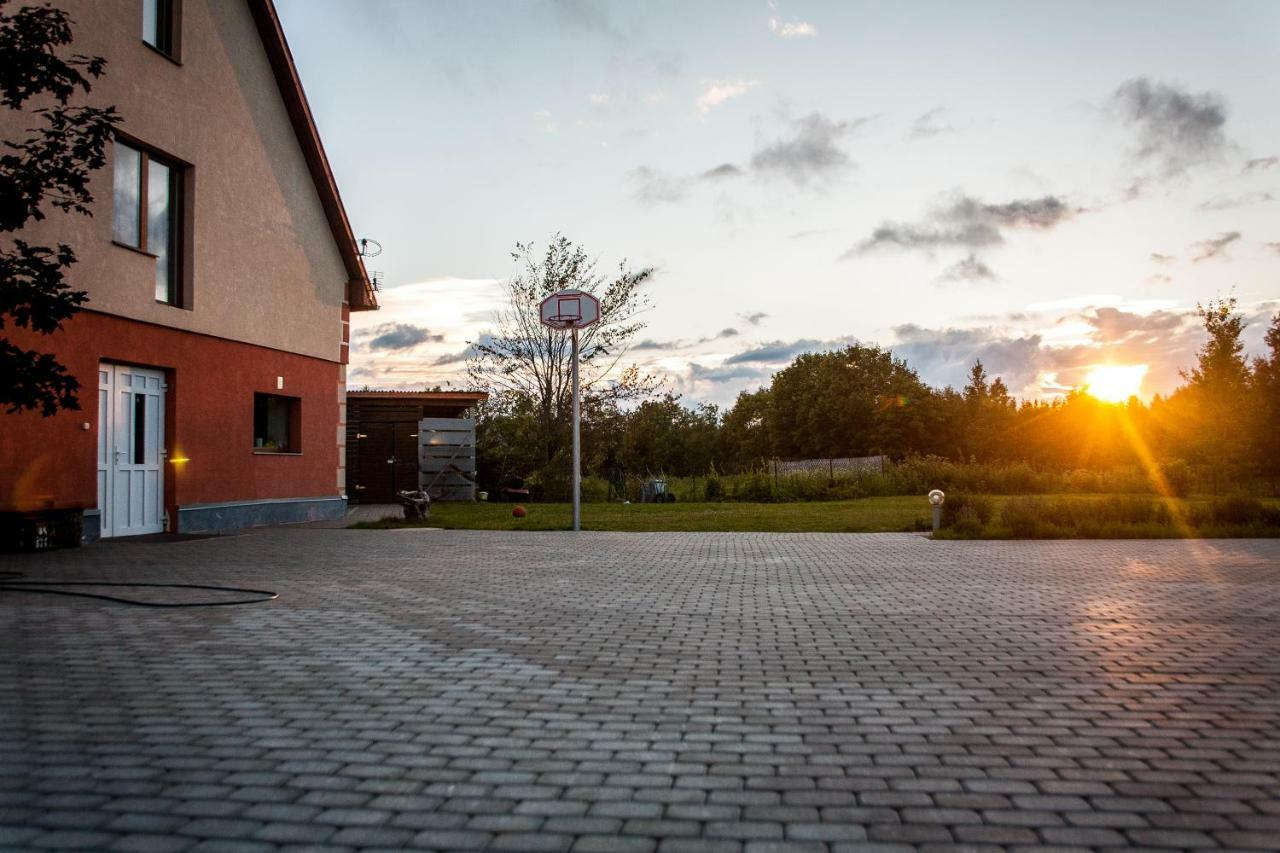 Laimnieki Hotel Augsciems Buitenkant foto